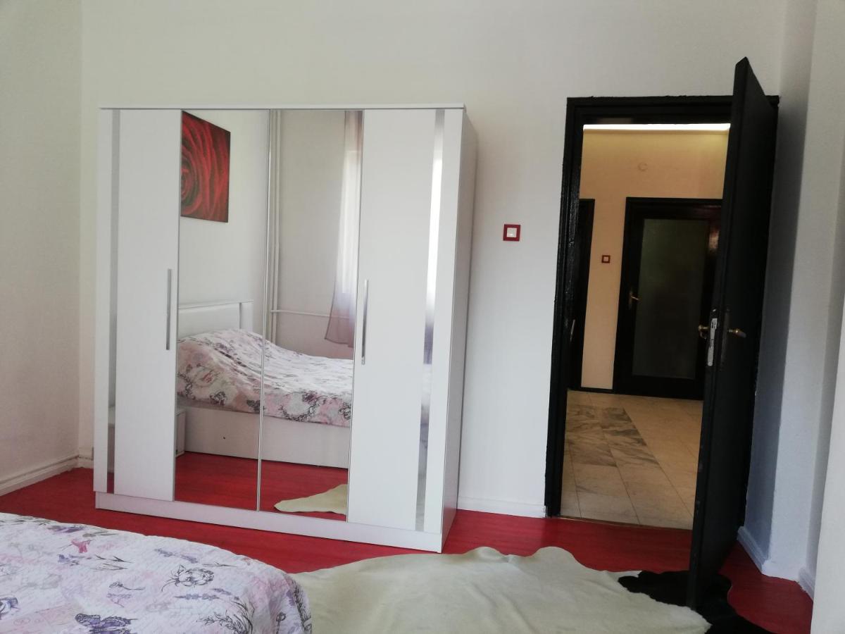 Top Center Cozy And Spacious Apartment Sofia Extérieur photo